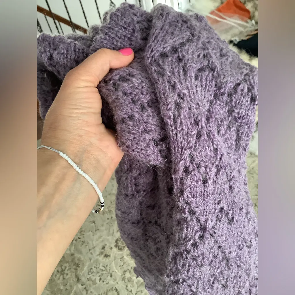 Hand knitted wool scarf - Image 4