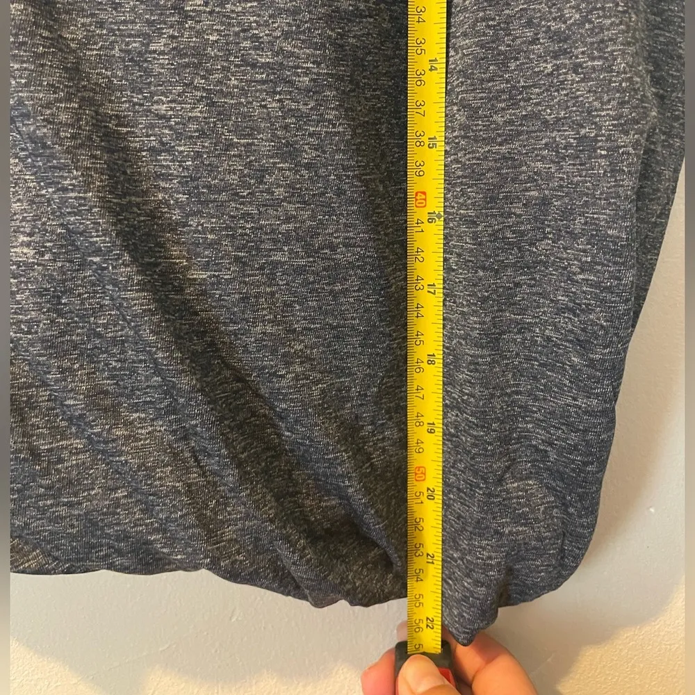 Lululemon Boulevard Bliss Skirt in true navy and white size 8 - Image 4