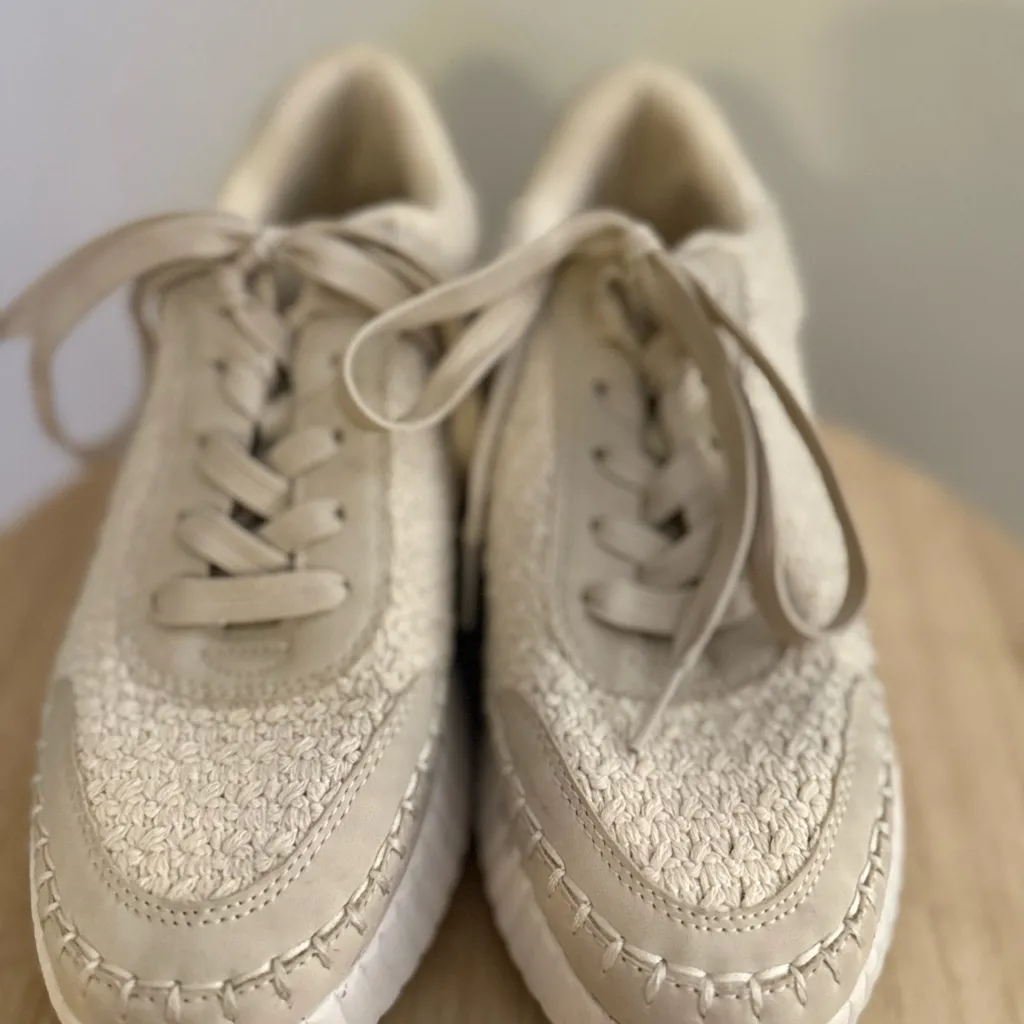 Dolce Vita Fredi Woven Sneaker Size 8.5 - Image 2