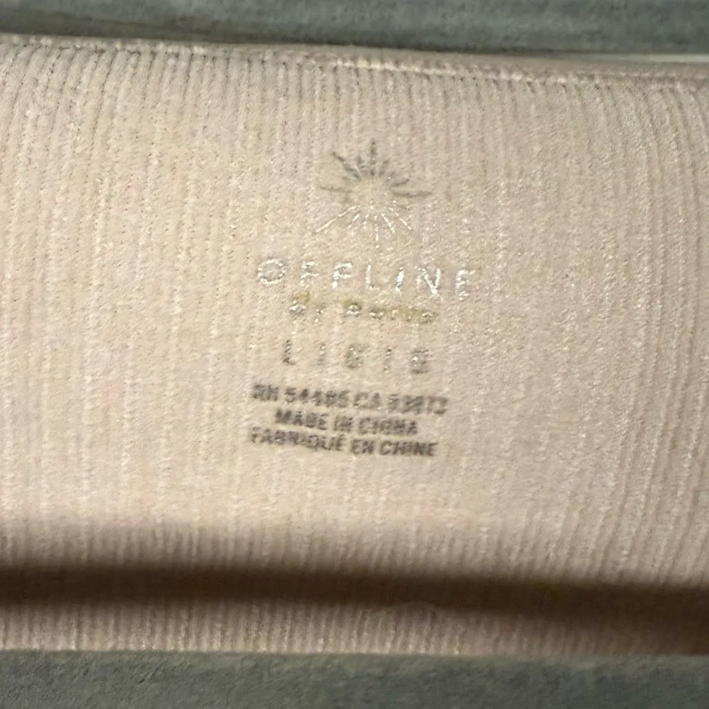 Offline by Aerie OG Groove Crop Top Tee in Neutral Blush Size Large Pink - Image 4