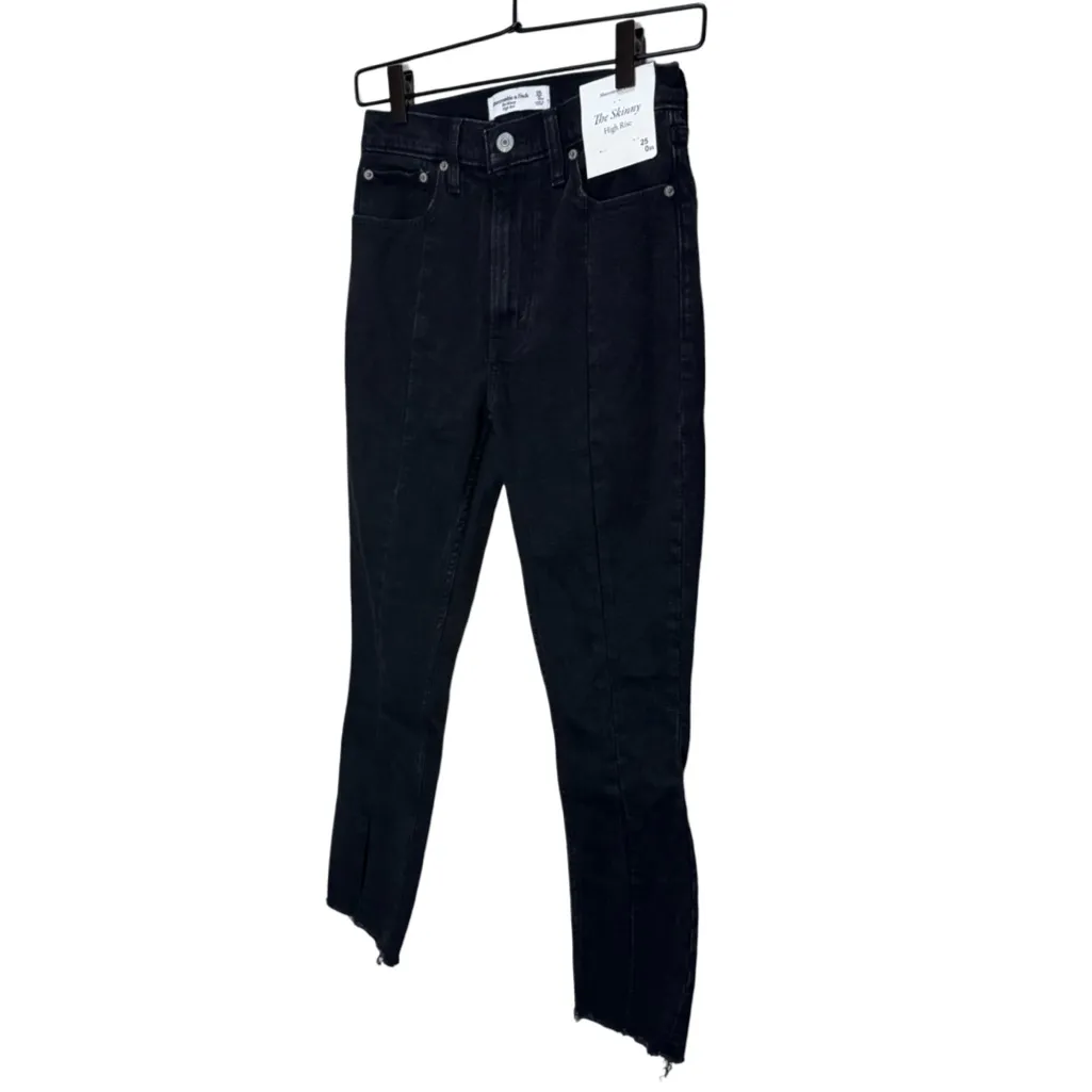 Abercrombie & Fitch The Skinny High Rise Split Hem -
Faded Black 25/0 Short - Image 5