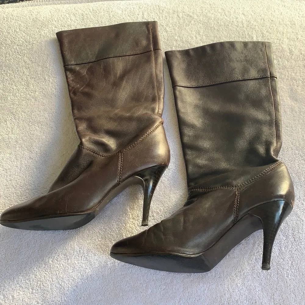 Banana Republic Size 9.5 Chocolate Brown Heeled Boots - Image 4