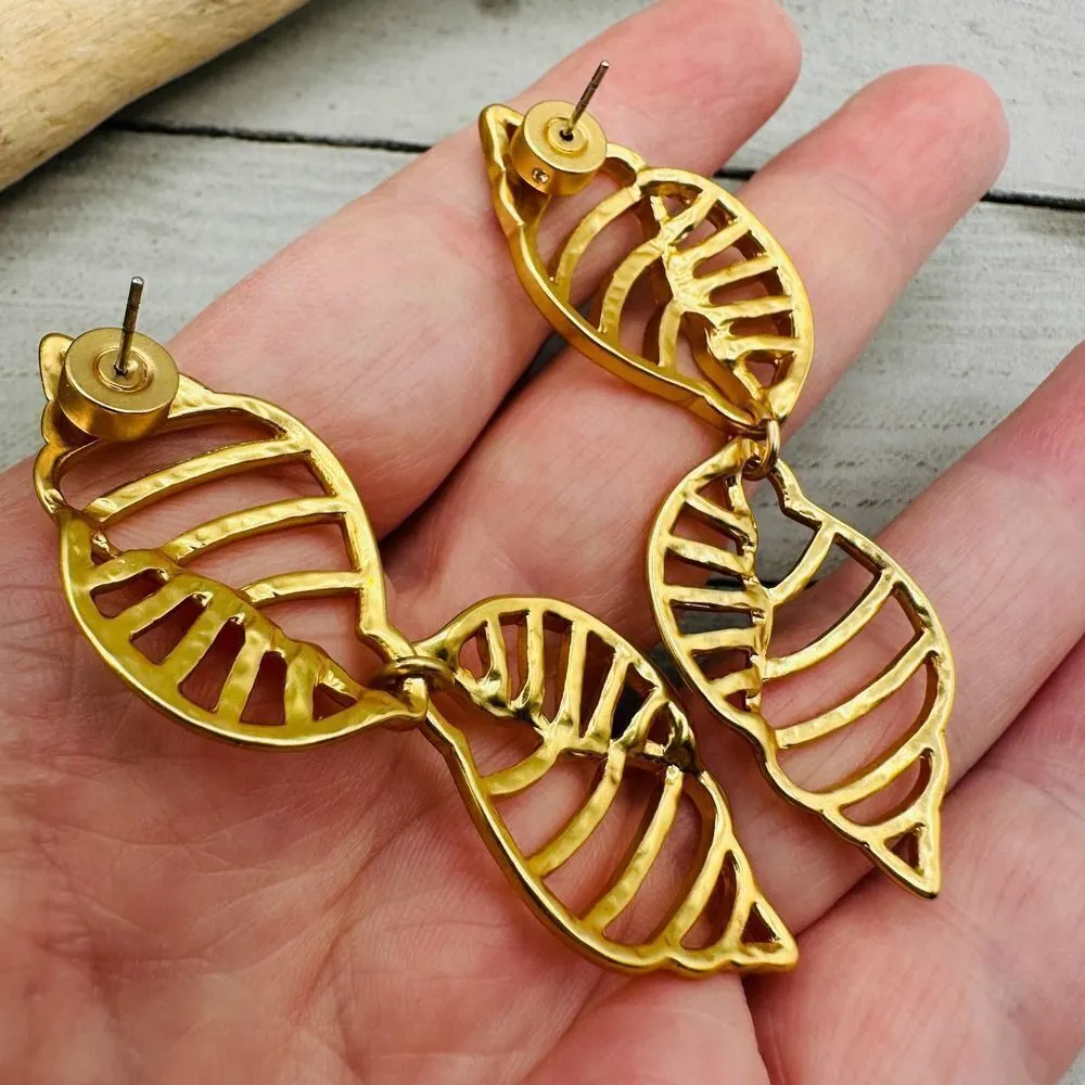 Chico’s Shell Gold Tone Drop Earrings - Image 3