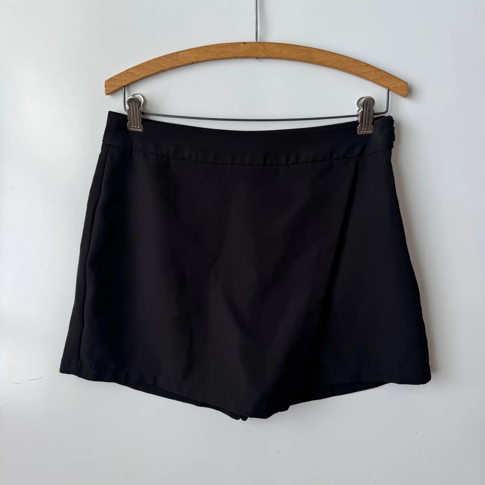 Sincerely Jules Black Skort Mini Skirt Shorts Overlay‎ Large - Image 2
