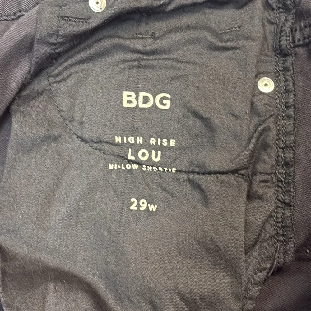 BDG Urban Outfitters Women’s Lou High Rise hi-low Shortie- size 29 W - Image 8