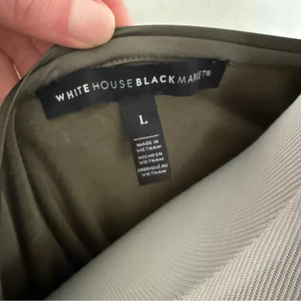 White House Black Market V-Neck Top size Large - Image 4