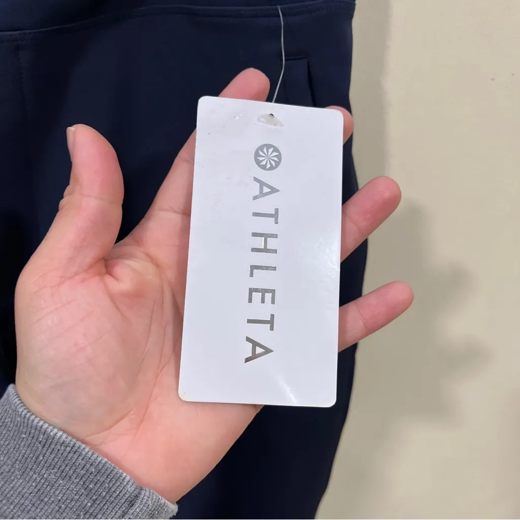 NWT ATHLETA Endless High Rise Pant 10 Navy Textured, stretch fabric tapered fit - Image 5