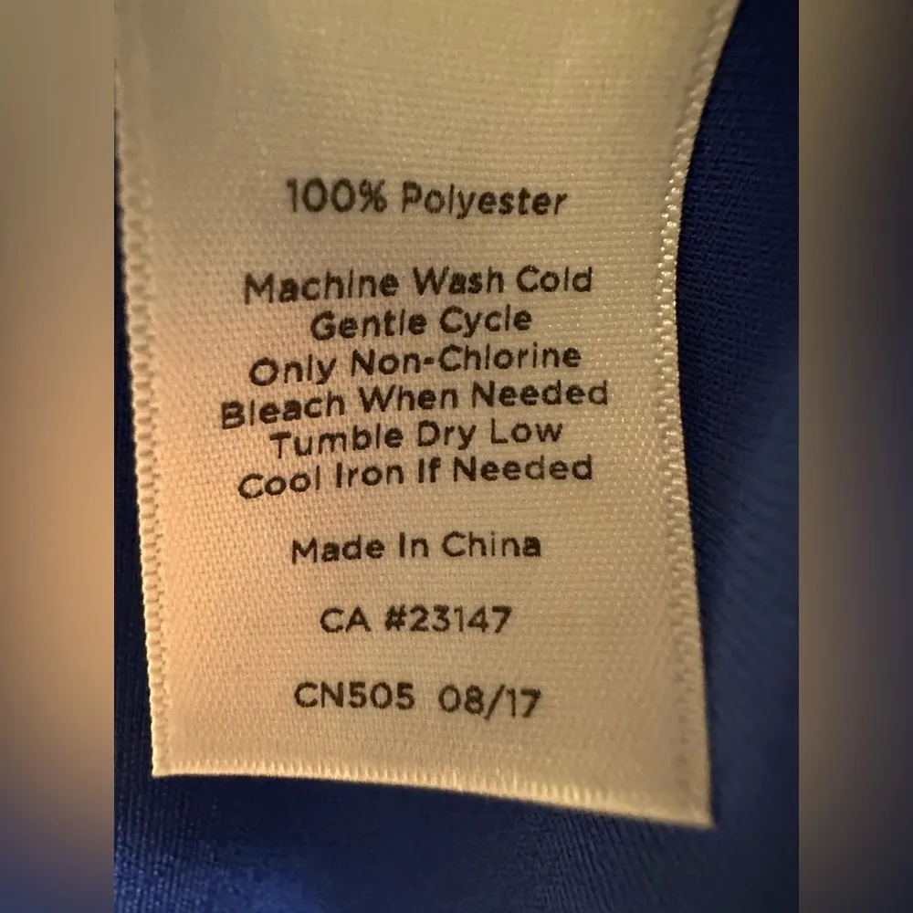 Talbots blue sleeveless key hole front shirt - Image 6