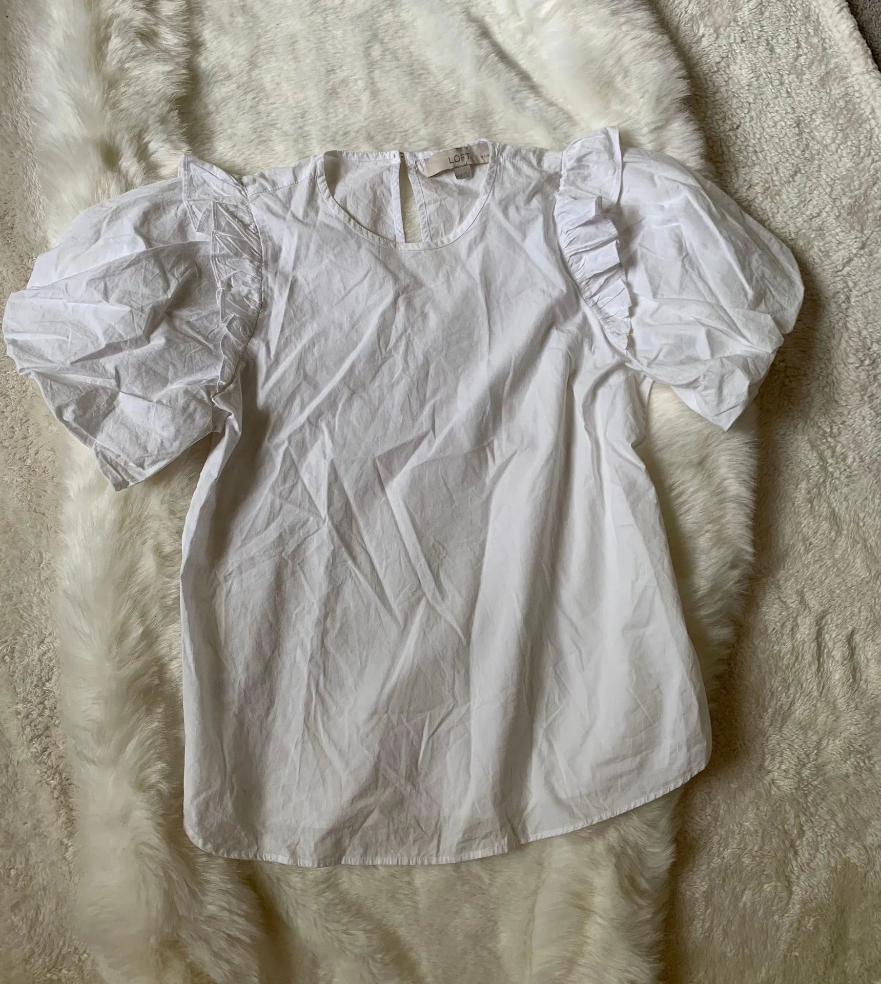 Drama Queen White Puff Sleeve Blouse - Image 4