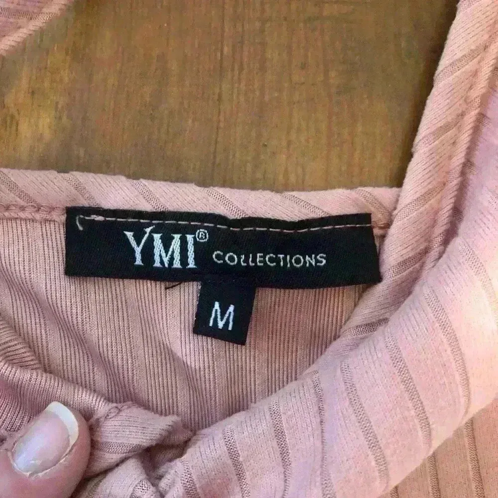 Ymi  Collection crop top size medium. NWT - Image 3