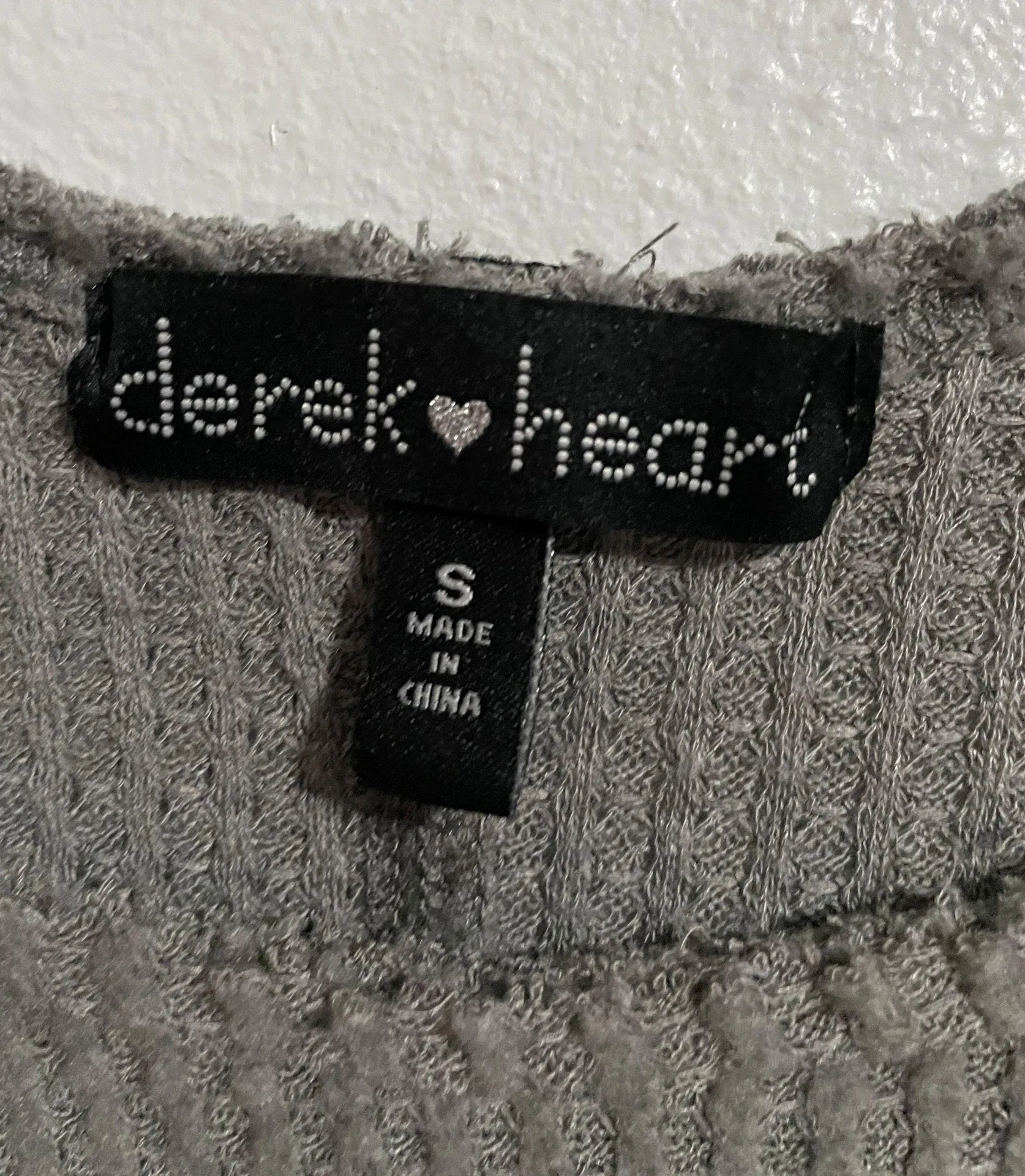 Derek Heart Long Sleeve Gray Top - Image 4