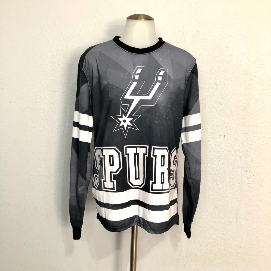 San Antonio Spurs Long Sleeve Top Size Small - Image 2
