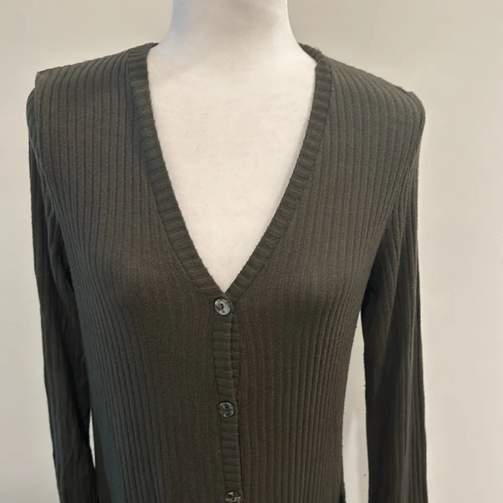 Anthropologie Akemi + Kim Olive Green Long Cardigan Sweater Sz M - Image 2