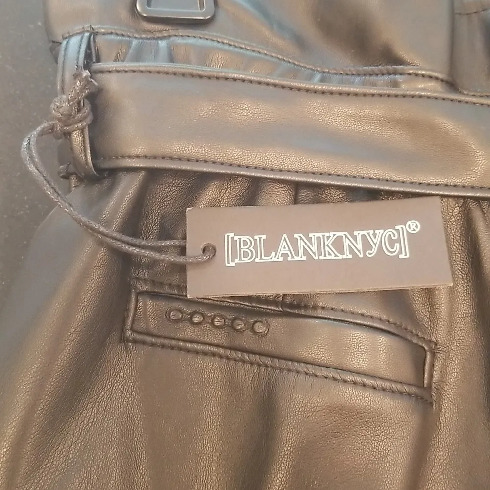 💕BLANKNYC💕 Belted Paperbag Waist Vegan Pants ~ Dark Secrets Black 28 NWT - Image 10