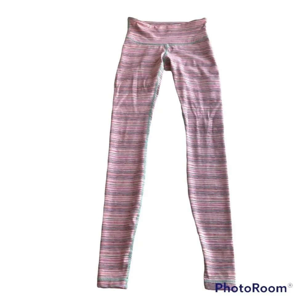 Lululemon Leggings Wunder Under Luxtreme  Cyber Stripe Pink Menthol Size 4 rare - Image 3