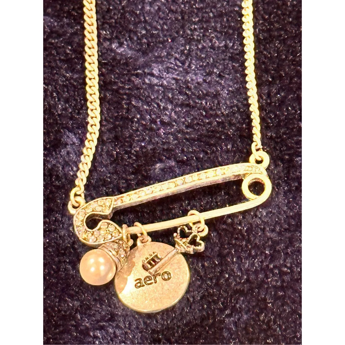 Aeropostale Rhinestone Charm Sideways Safety Pin Necklace NWT - Image 4