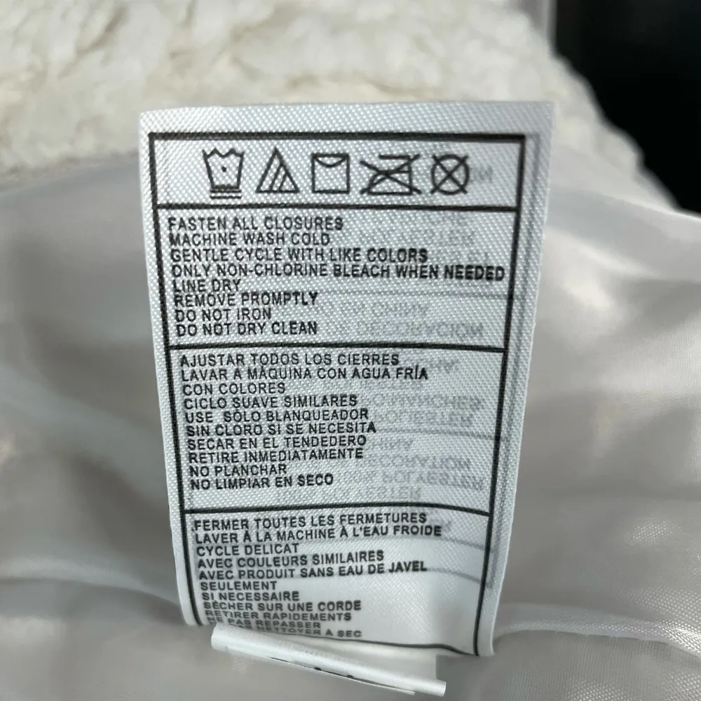 Madden Girl NWT  Sherpa Zip Up Jacket Cream Medium - Image 6