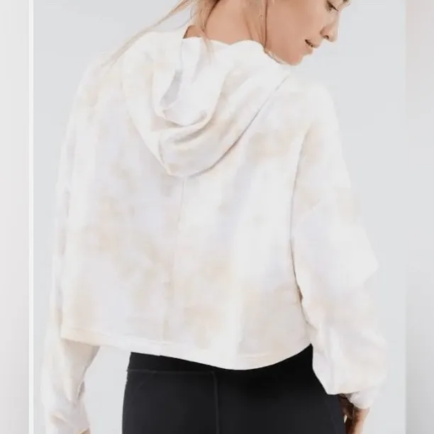 Fabletics Women’s Sz L Honey Milk Magma Eco-Conscious‎ Cropped Tie Dye Hoodie - Image 2