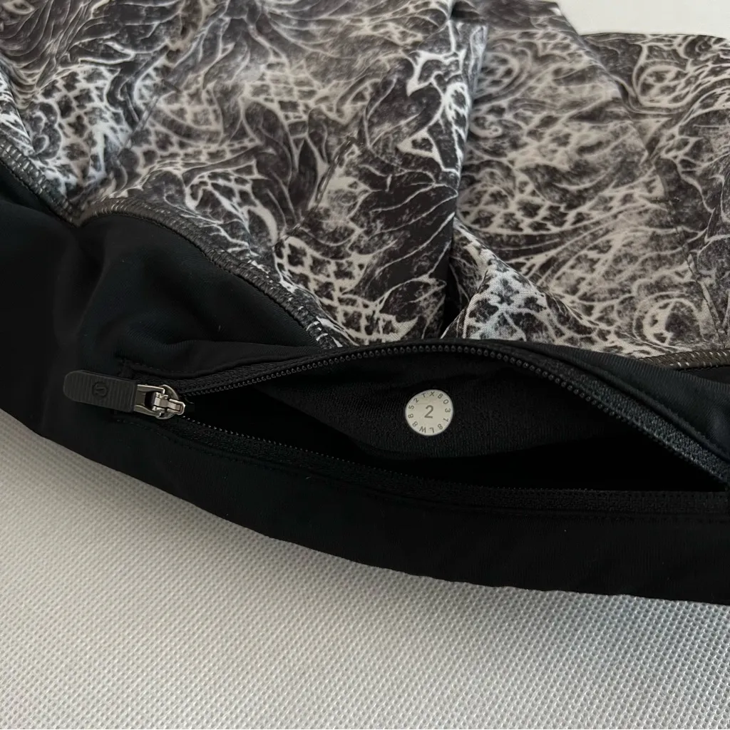 Lululemon Serigraph Alpine Pace Rival Skort Size 2 Tall Skirt White Black Multi - Image 14