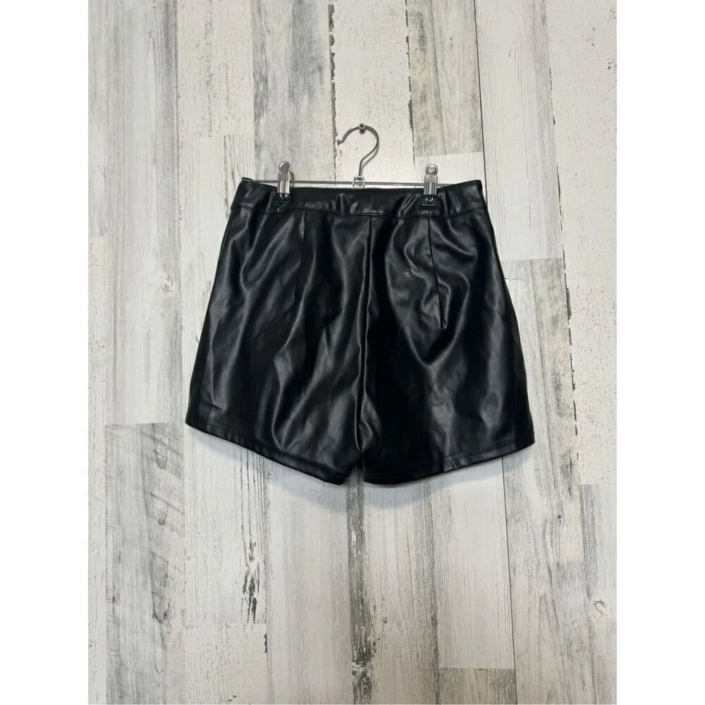Faux leather shorts - Image 2