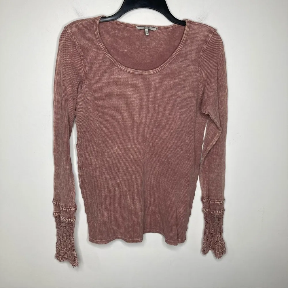 BKE acid wash waffle Knit top‎ size small - Image 2