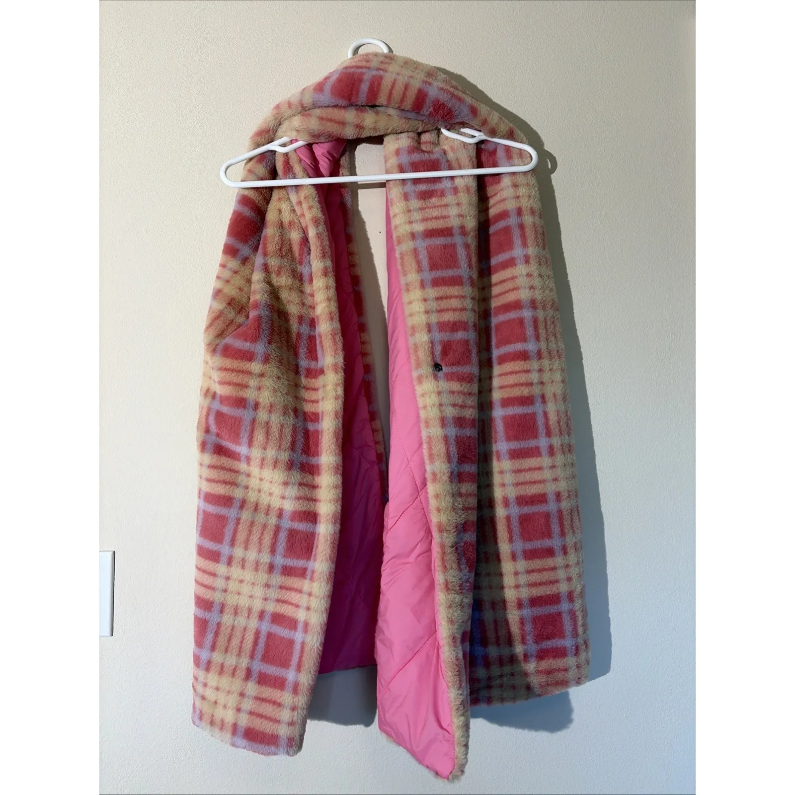 Shiraleah Reversible Plaid Faux Fur Pink Quilted‎ Puffer Scarf Stole Pockets - Image 3