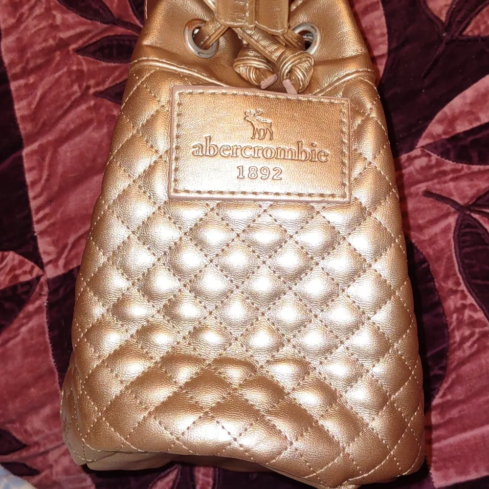 Abercrombie faux leather drawstring purse - Image 3