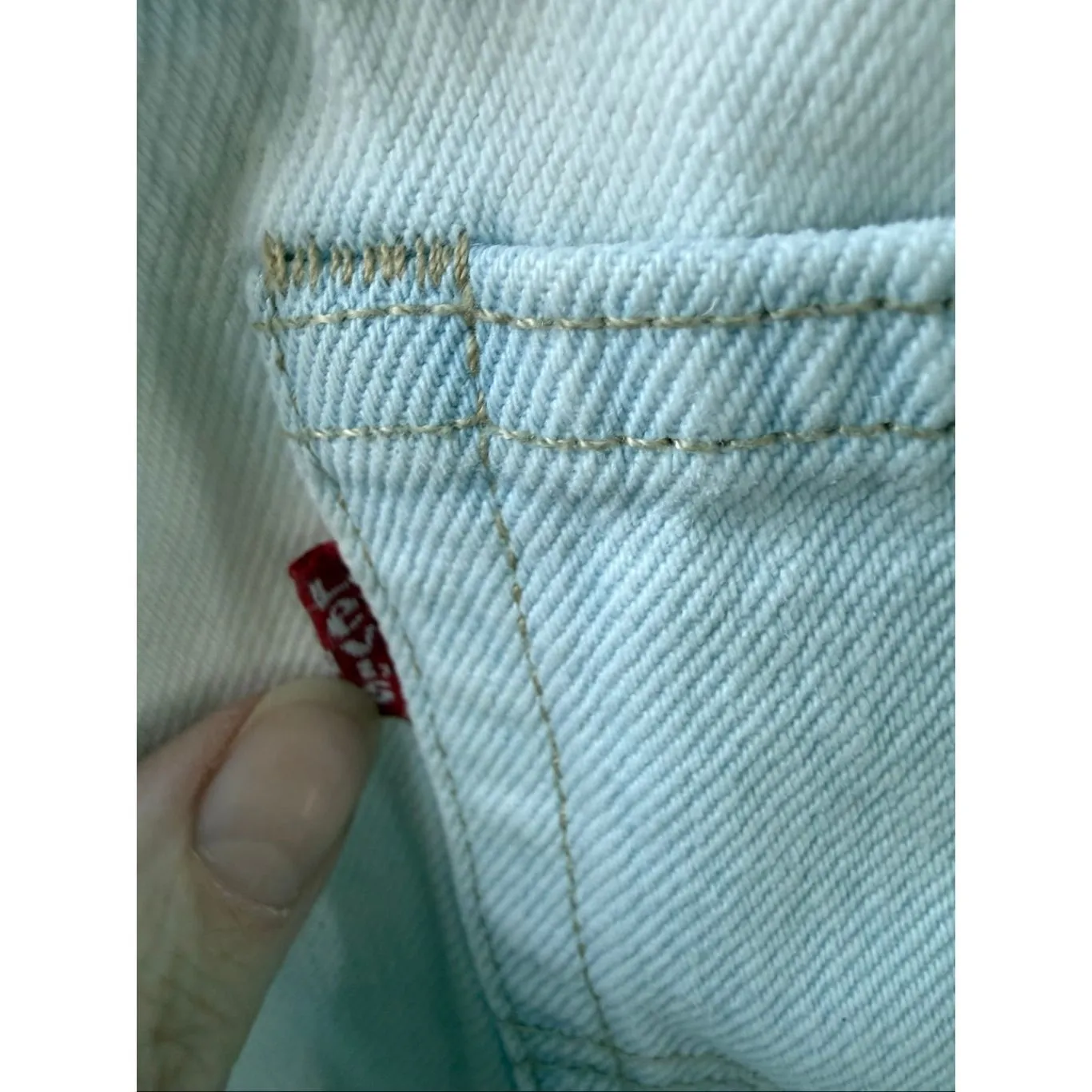 Levi’s 501 White Cut Off Denim Shorts 26 - Image 8