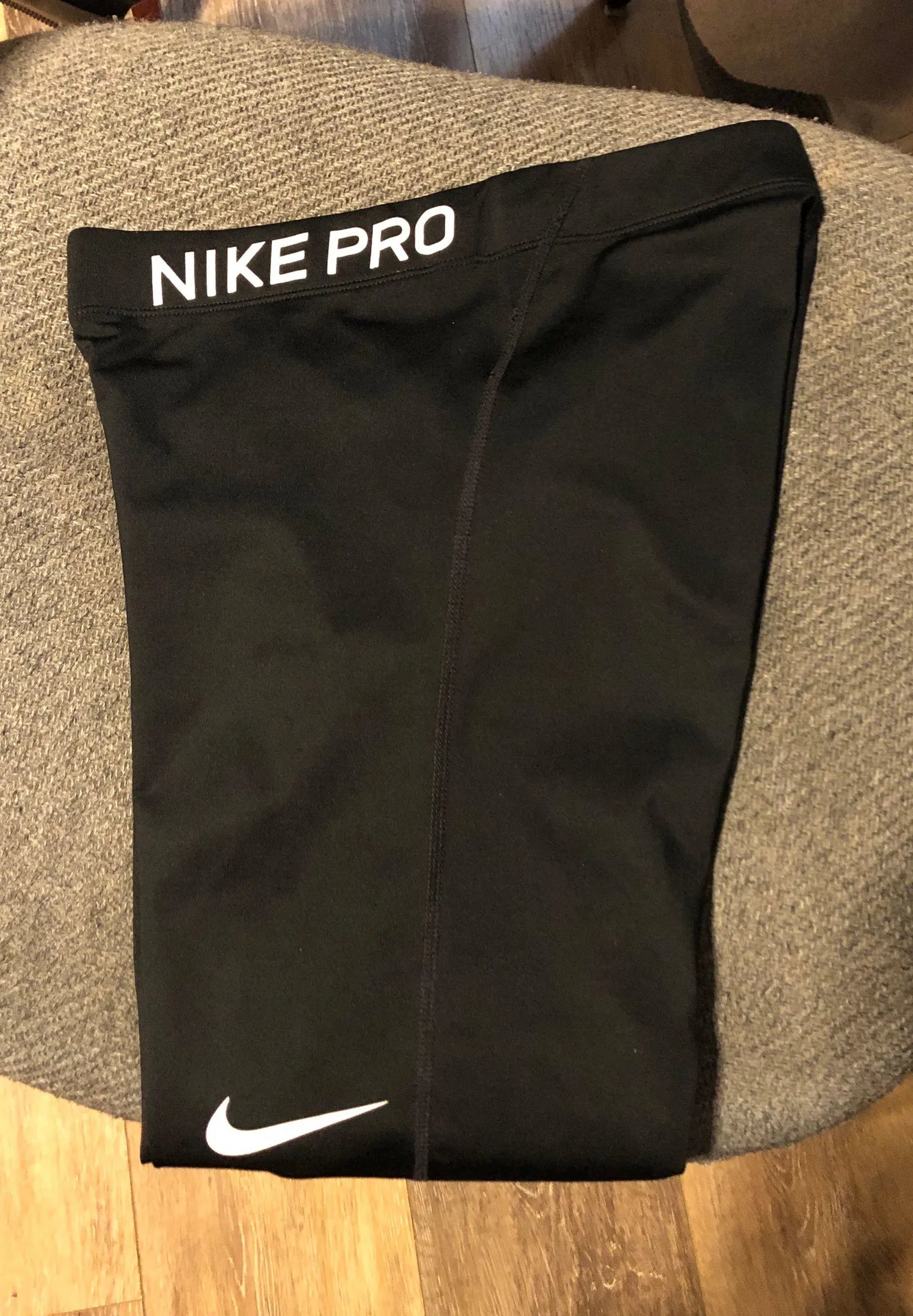Nike Pro Black Capri Leggings Size S - Image 3