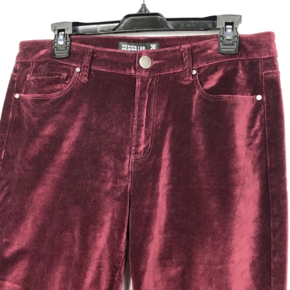 Lord & Taylor velvet ankle jeans in burgundy - Size 30 - Image 6