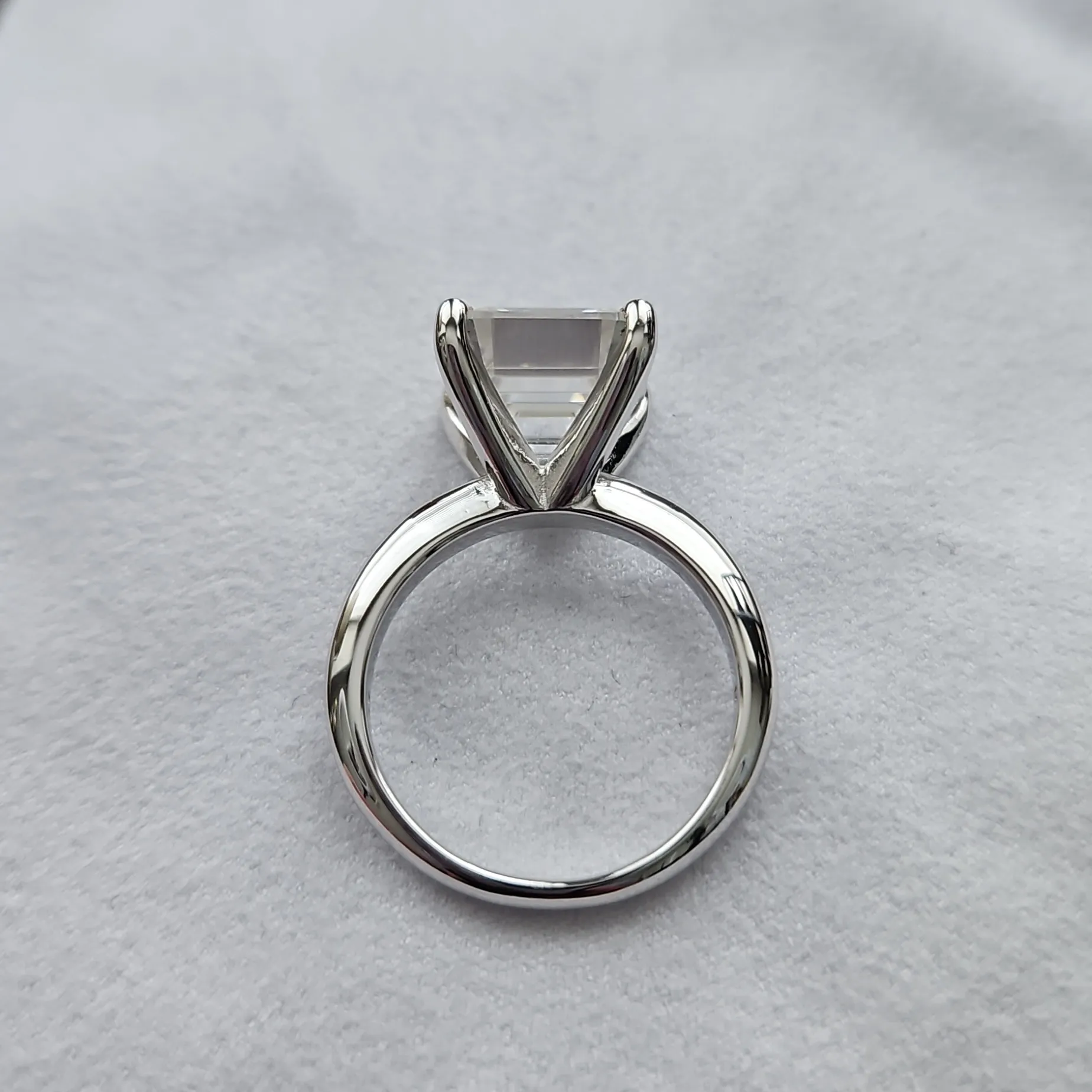 5.5ct Assher Cut Solitaire Moissanite Ring. Size 6 - Image 4
