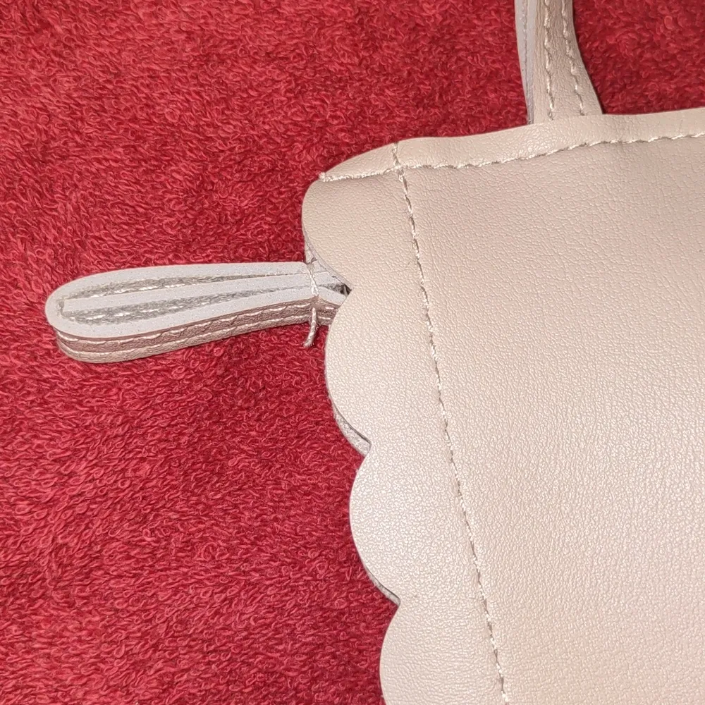 Bloomingdales  cosmetic pouch (#0818) - Image 4