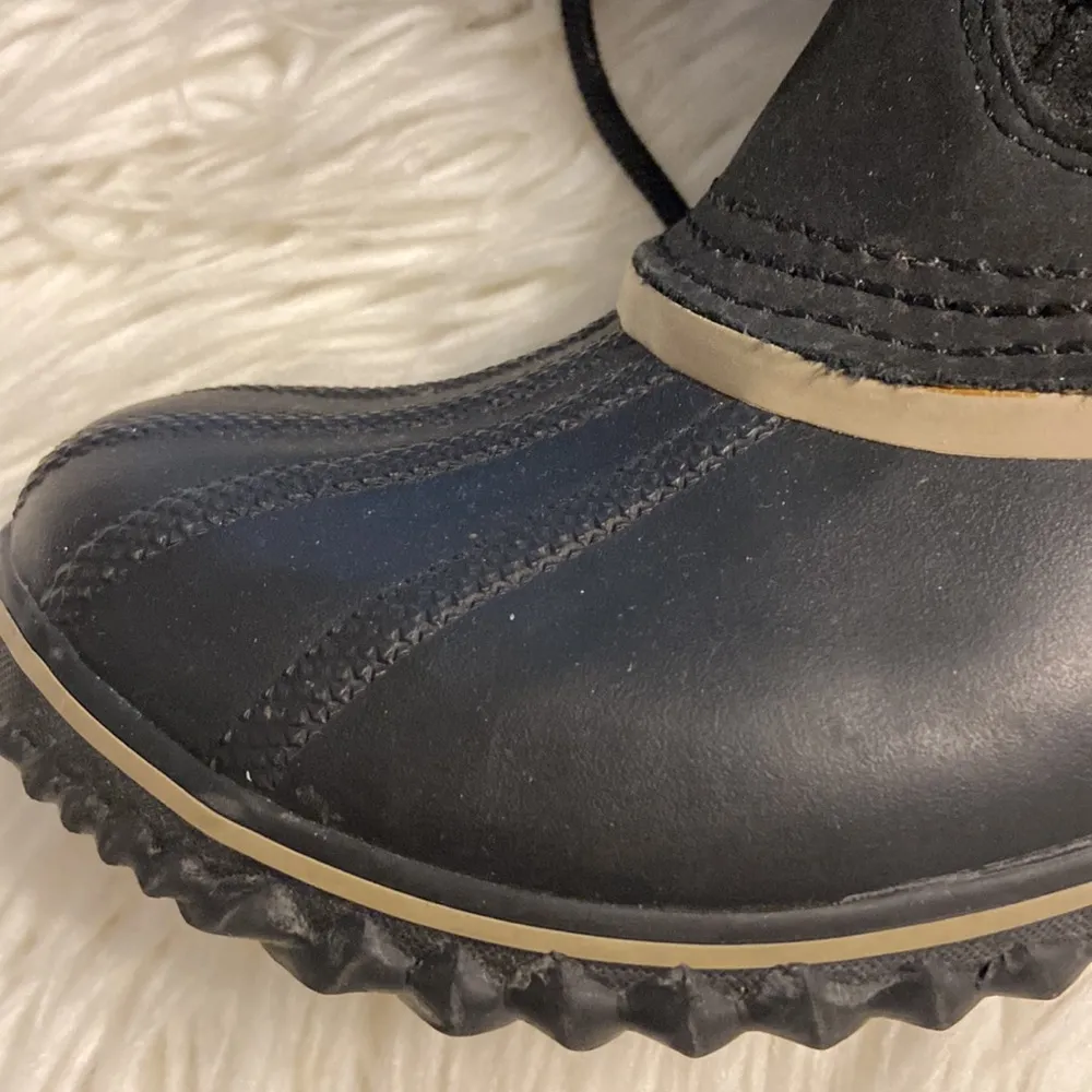 SOREL Boots size 8 color black  and some tan excellent condition see all photos - Image 5