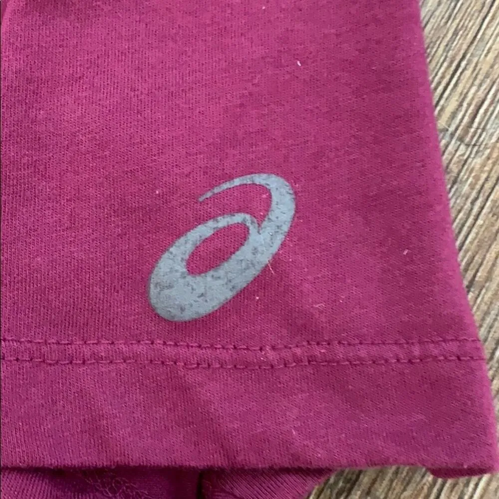 ASICS Short Sleeve V-Neck Wine Tee Small - Image 3