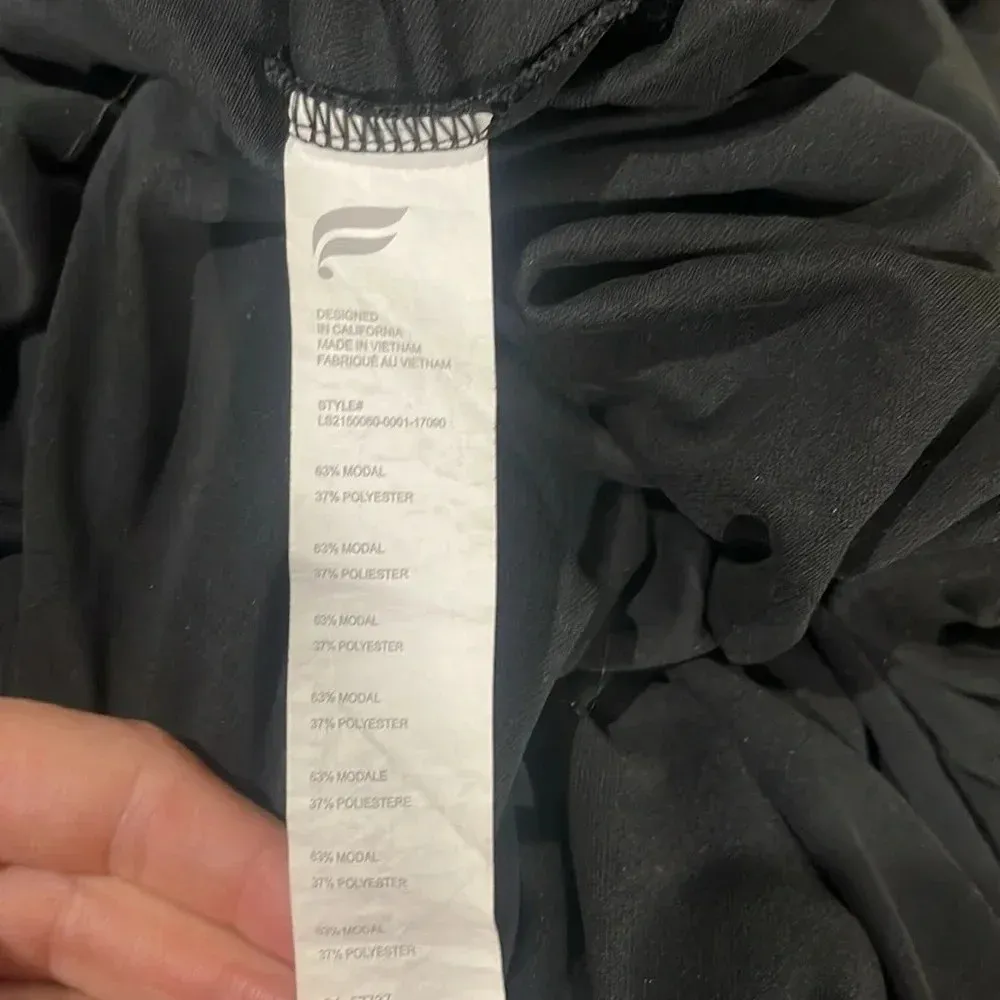 Fabletics Black long sleeve lightweight sweatshirt pullover athletic top - Image 7