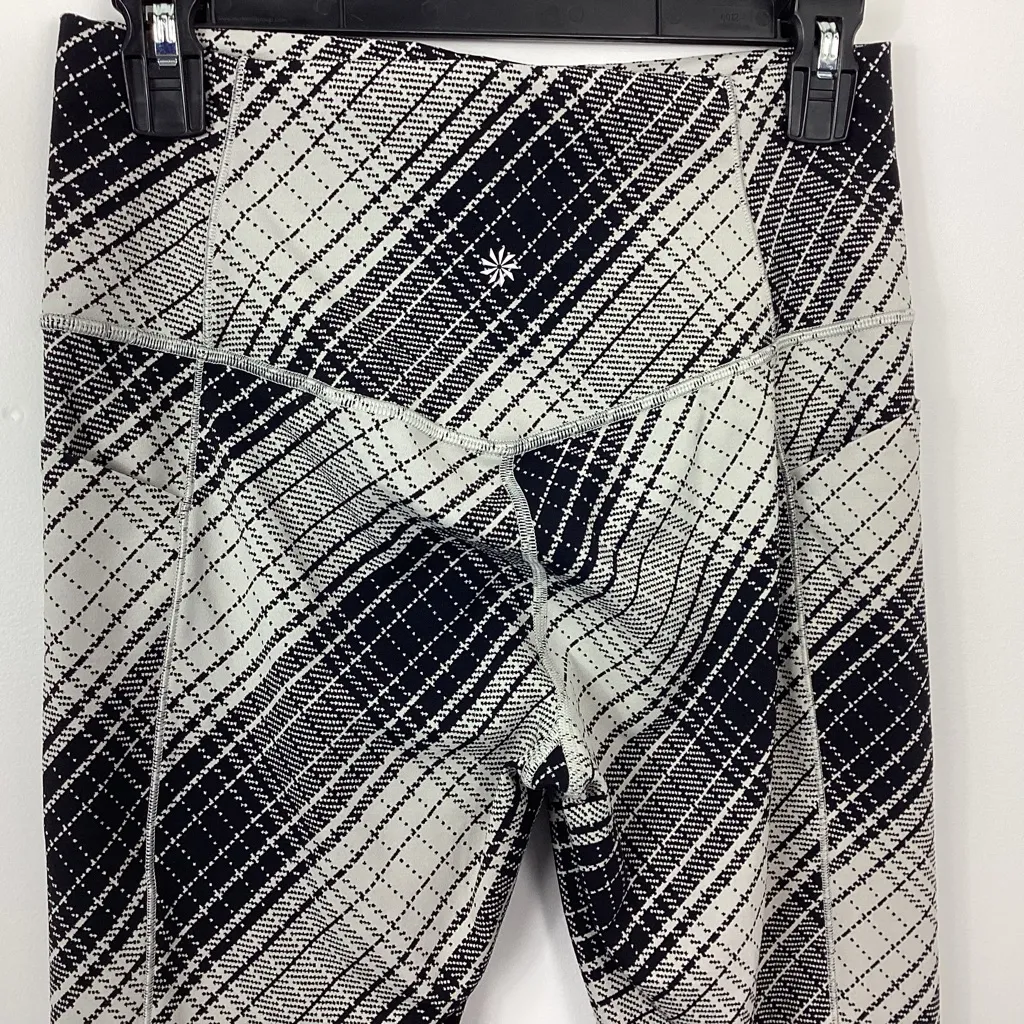 Athleta Salutation Stash Textured Tight Legging Size Medium - Image 6