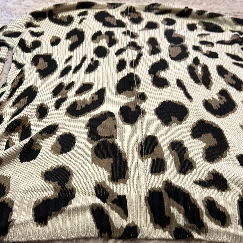 Size s animal print sweater • - Image 12