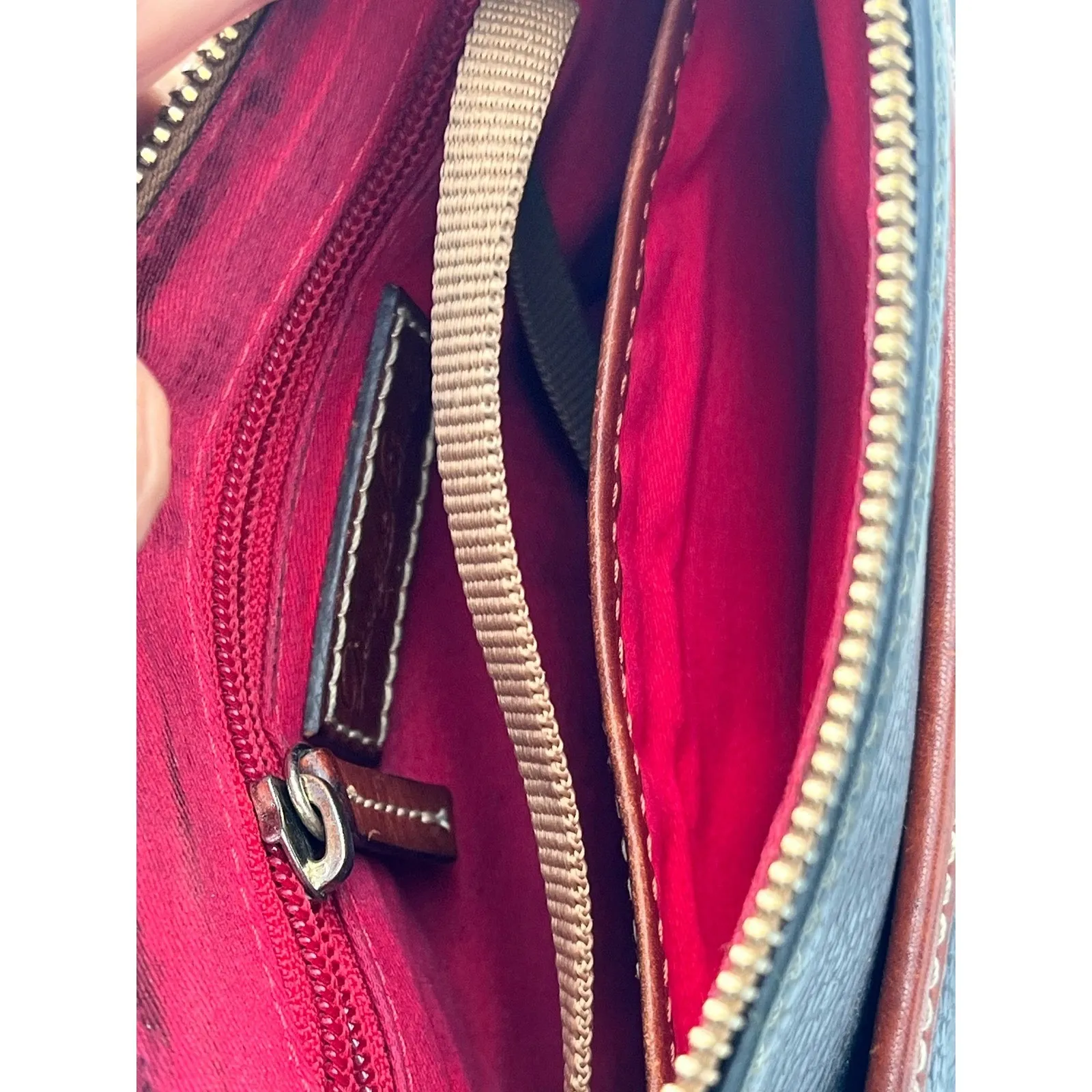 Dooney & Bourke Katie Crossbody Purse Black Pebbled Leather Small Pouchette READ - Image 9