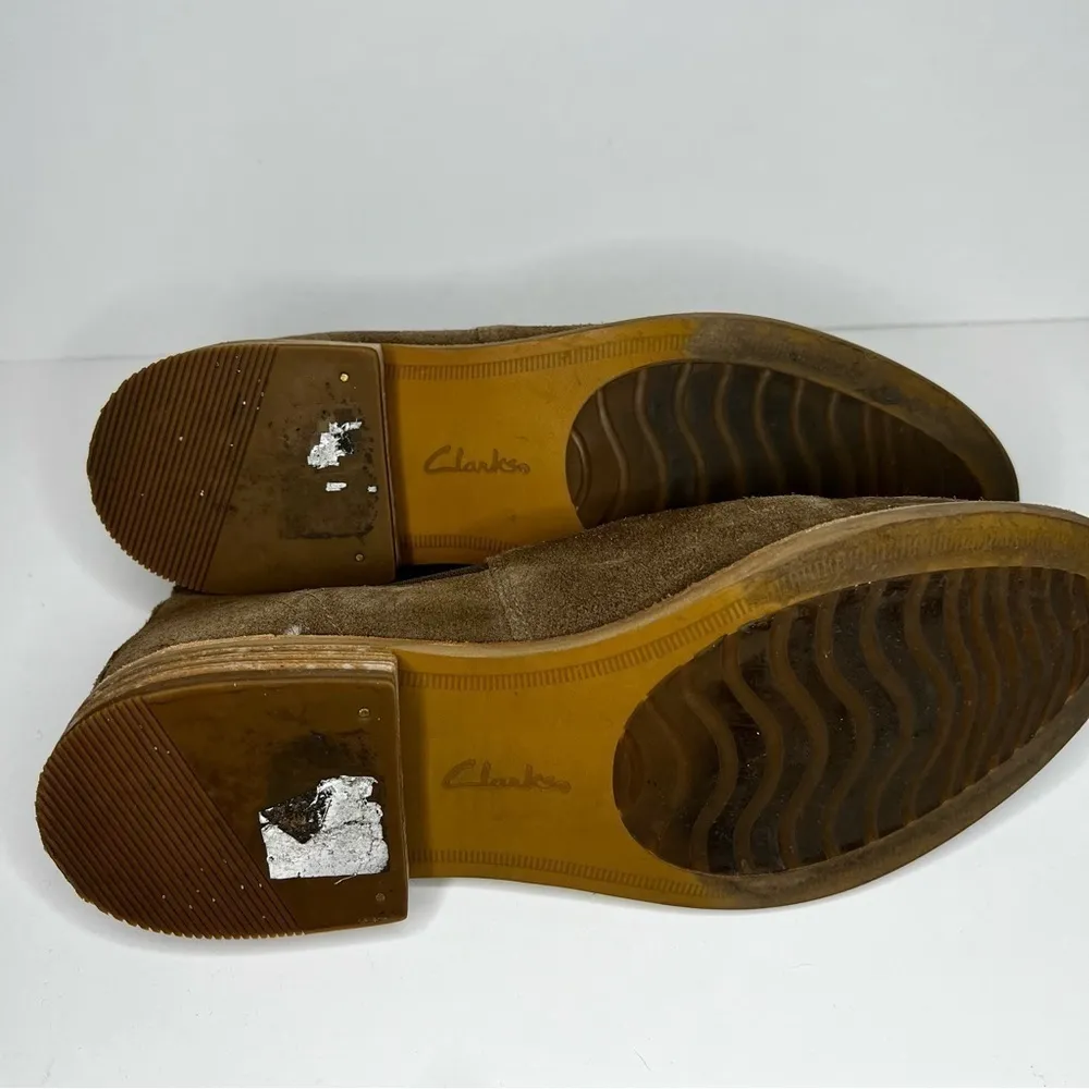 Clarks Edenvale Page Distressed Suede Vert‎ Olive Slip On Booties - Image 5