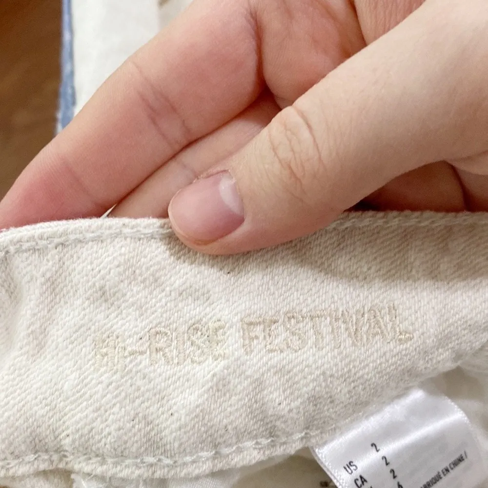 American Eagle Americana off white hi-rise festival fringed denim shorts size 2 - Image 6