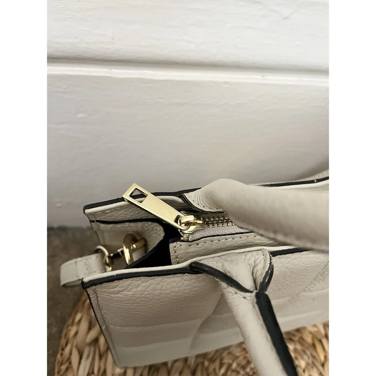 Vintage Italian Leather Crossbody Bag Taupe Small Made In Italy Detachable Strap - Image 8