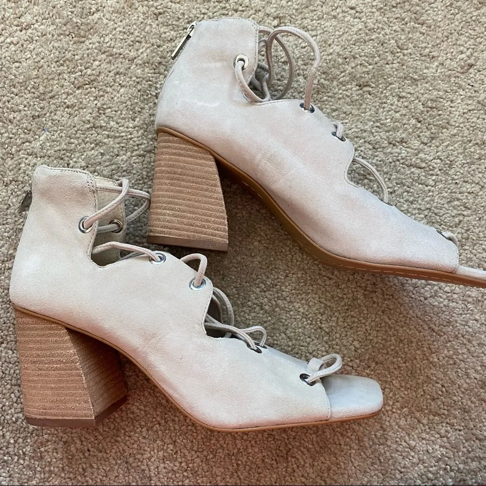 Vince Camuto  Nahara Beige Heeled Sandals Size 7.5 - Image 2