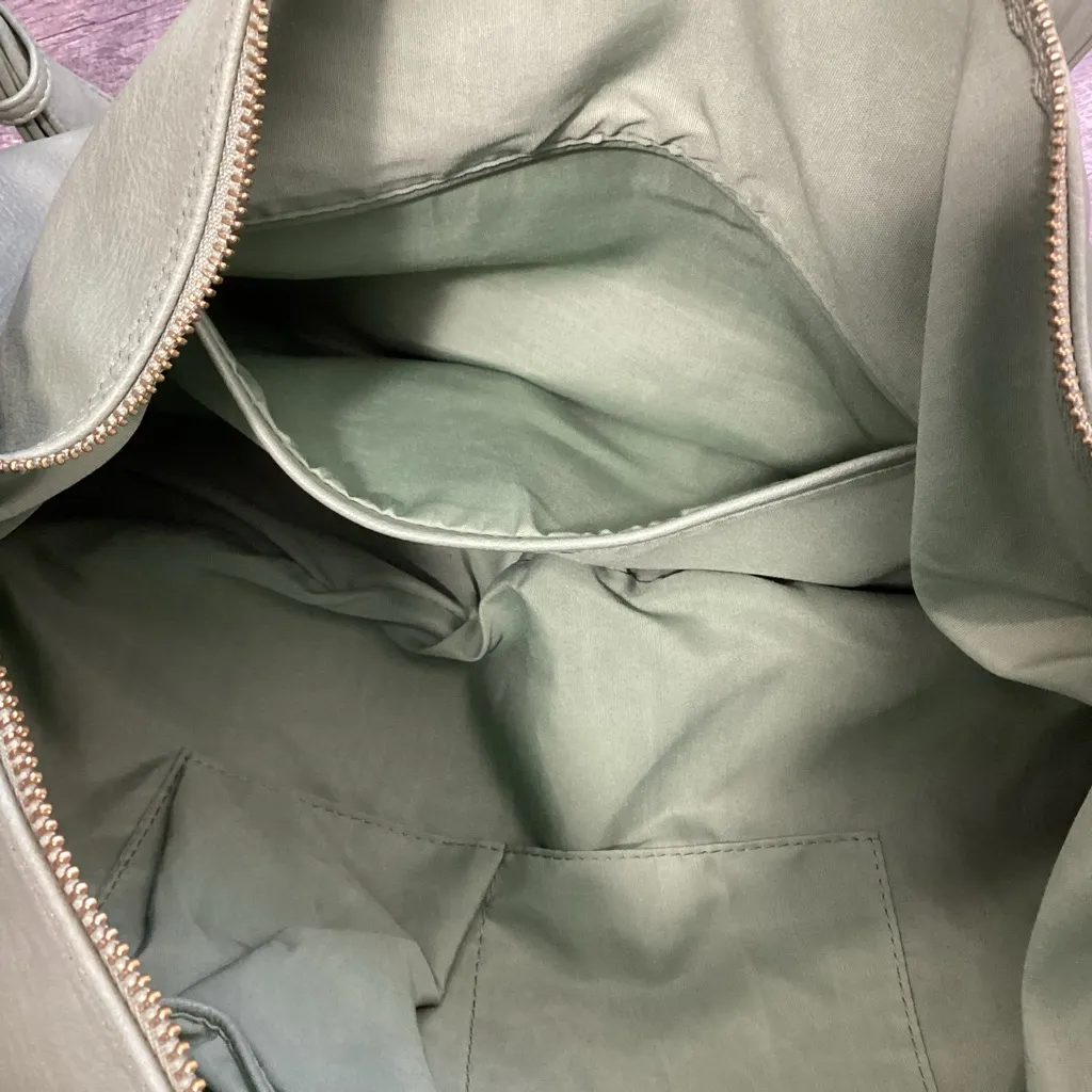 House Of Harlow 1960 Slouchy Carry All Hobo Bag Green - Image 10