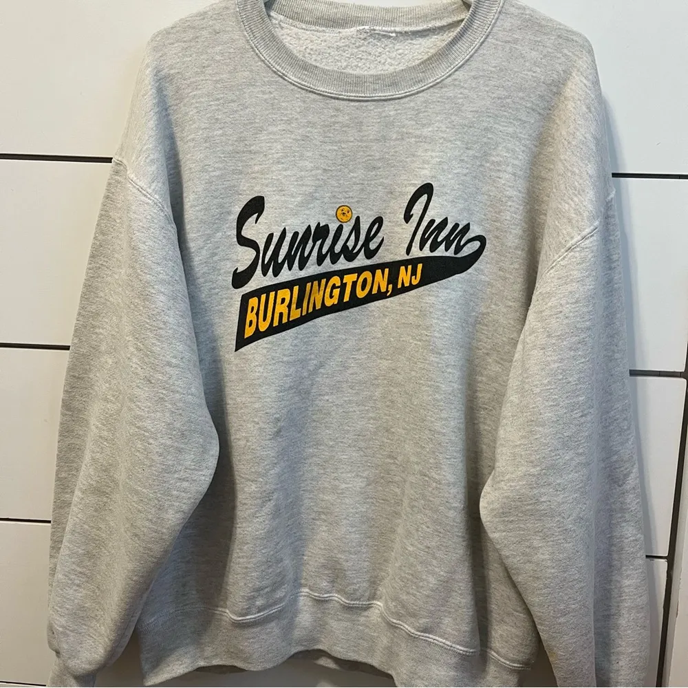 Sunrise Inn Crewneck Sweatshirt Size L - Image 2