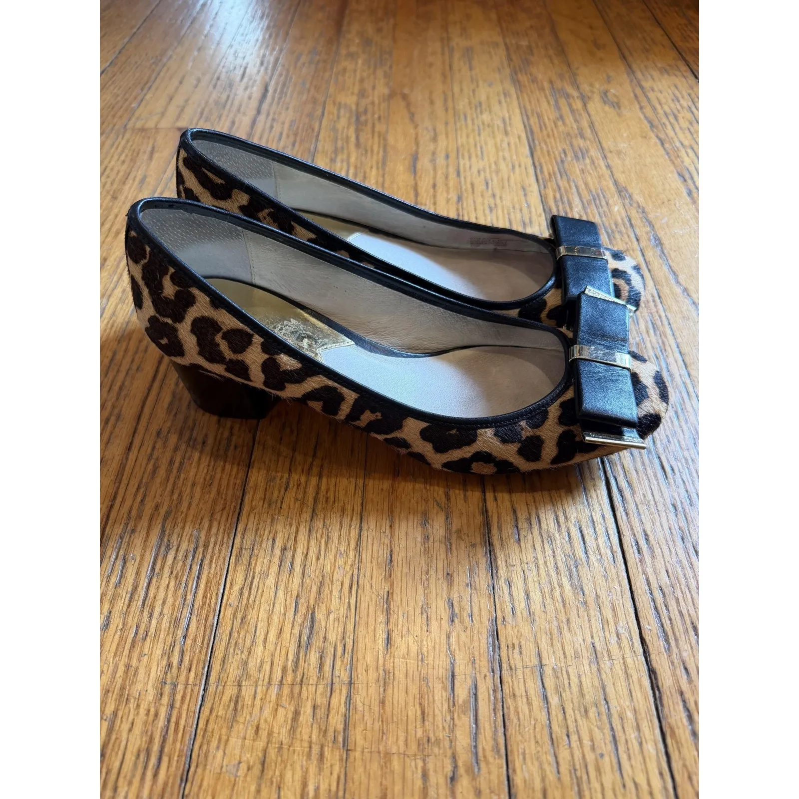 Michael Kors Shoes Womens Size 7.5 Leopard Calf Hair Bow Block Heel Pumps - Image 4