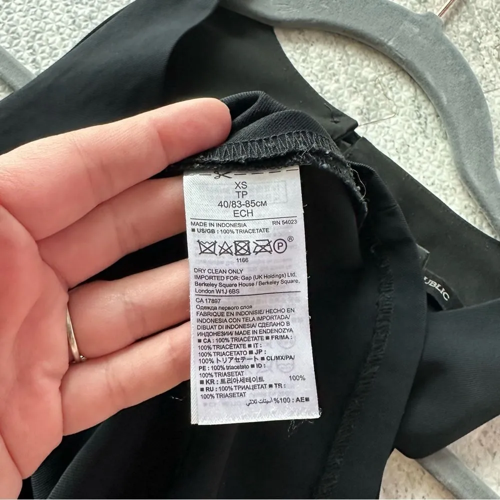 BUNDLE of (2) XS Women’s Work Wear for Office Sleeveless Tops Banana J Crew - Image 12