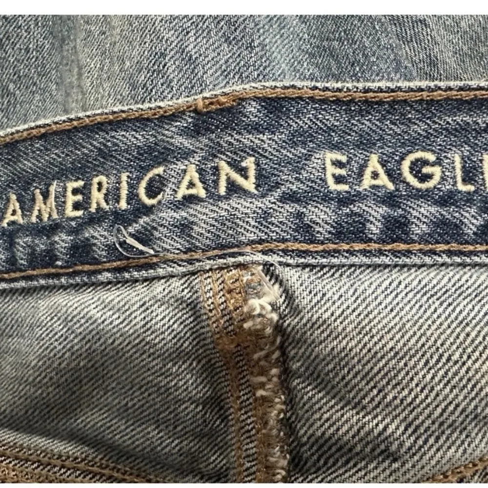 American Eagle Relaxed Mom Jean Size 2 Short - Image 5