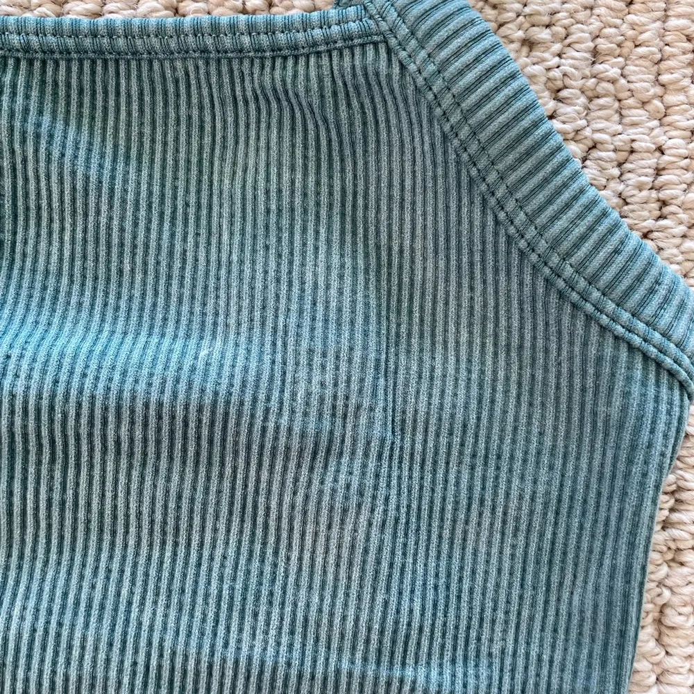 Colsie Blue/Green Distressed Tank Top Green - Image 3