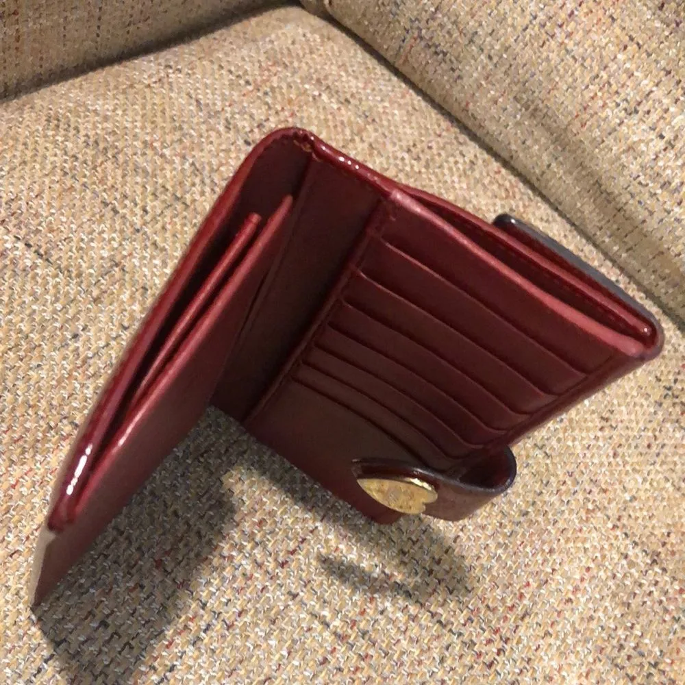 GUCCI GUCCISSMA Wine Patent Leather Continental Bifold Wallet Gold Heart Lock - Image 5