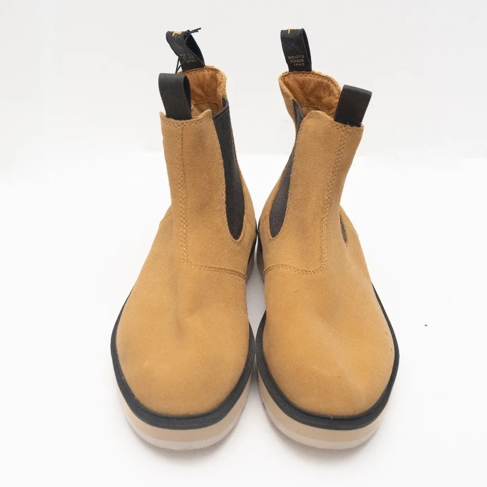 Sorel. Hi-Line Chelsea Boot. - Image 2